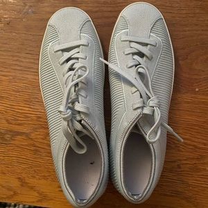 BRAND NEW Spearmint Lace Up Rothys